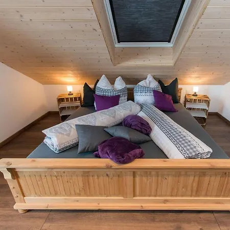 Gemuetliches Apartment-Seenaehe-Balkon-Parkplatz-Wallbox-Fahrradparkplatz شقة