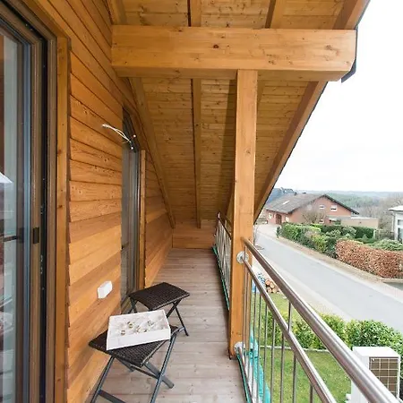 Lägenhet Gemuetliches Apartment-Seenaehe-Balkon-Parkplatz-Wallbox-Fahrradparkplatz