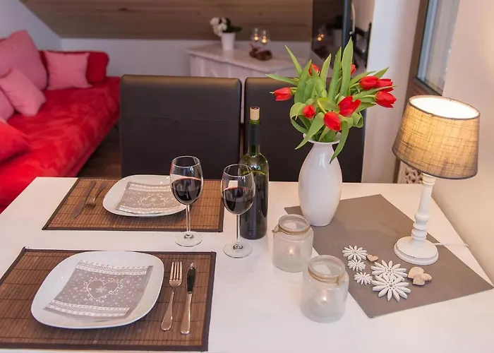 Gemuetliches Apartment-seenaehe-balkon-parkplatz-wallbox-fahrradparkplatz شقة